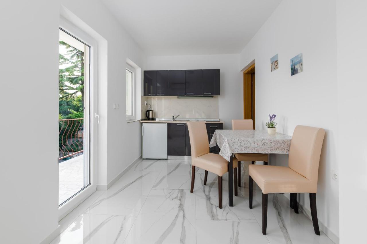Apartments Melita Crikvenica Kültér fotó